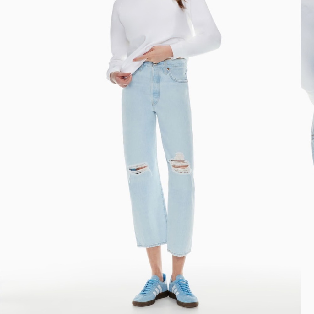 Levis Ribcage Distressed Jeans